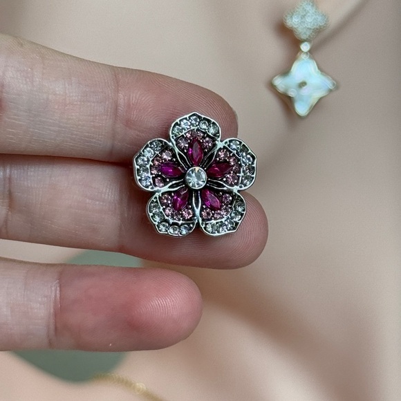 ⚜️ 🌺 Elegant Floral Brooch With Pink Zirconia - Picture 3 of 8